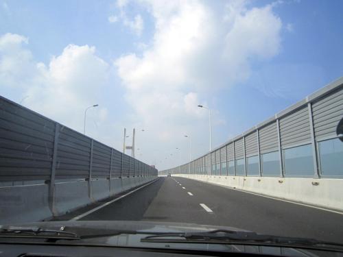 高速公路声屏障